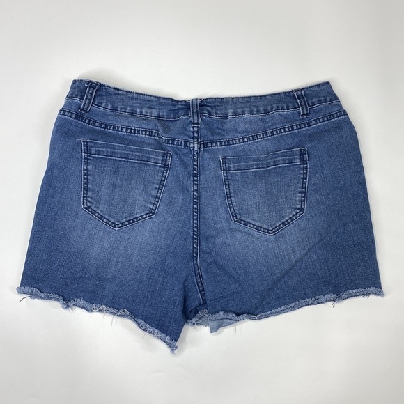 Lane Bryant Weekend Shorts Raw Hem Distressed Size 18 - Picture 2 of 8